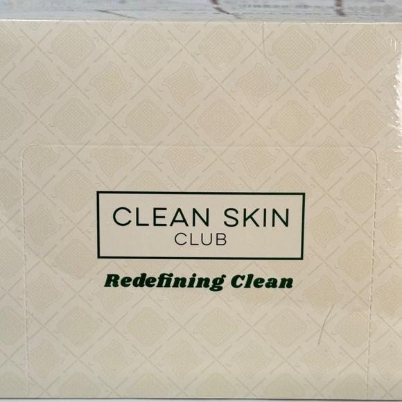 Clean Skin Club Bamboo Viscose Ultra Soft BioBased Face Towel 1Pkg XL 50 Ct. - Picture 3 of 12